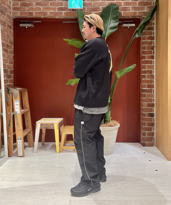 新里 京介さんの「BEAMS WOMEN｜BEAMS / パイピング スノー パンツ」を使ったコーディネート