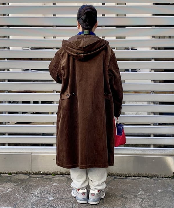 コウリキ　マミさんの「BEAMS WOMEN｜L.L.Bean × BEAMS PLUS ＆ BEAMS BOY / Deep Bottom Deluxe Boat and Tote Mini」を使ったコーディネート