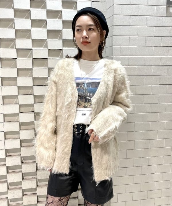 カタヤマ アヤさんの「BEAMS WOMEN｜I Hate Monday / flower lace ストッキング black」を使ったコーディネート