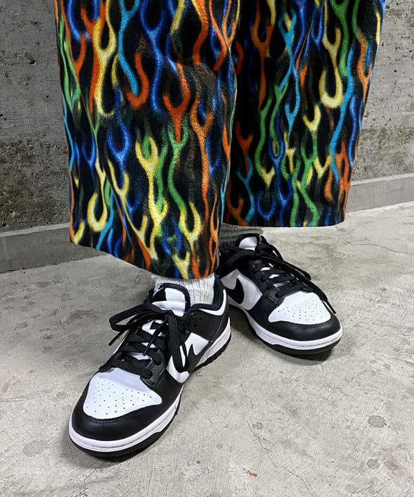 吉野 多恵さんの「BEAMS WOMEN｜BEAMS BOY / ラメ リブ クルー ソックス NEW」を使ったコーディネート
