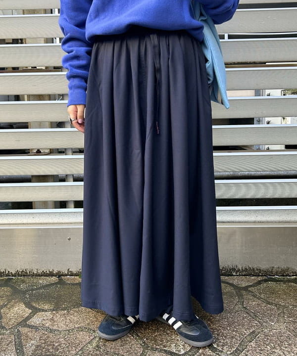 まつむさんの「BEAMS WOMEN｜Champion × BEAMS BOY / 別注 ロゴ リバースウィーブ(R) クルーネック スウェット 23FW」を使ったコーディネート