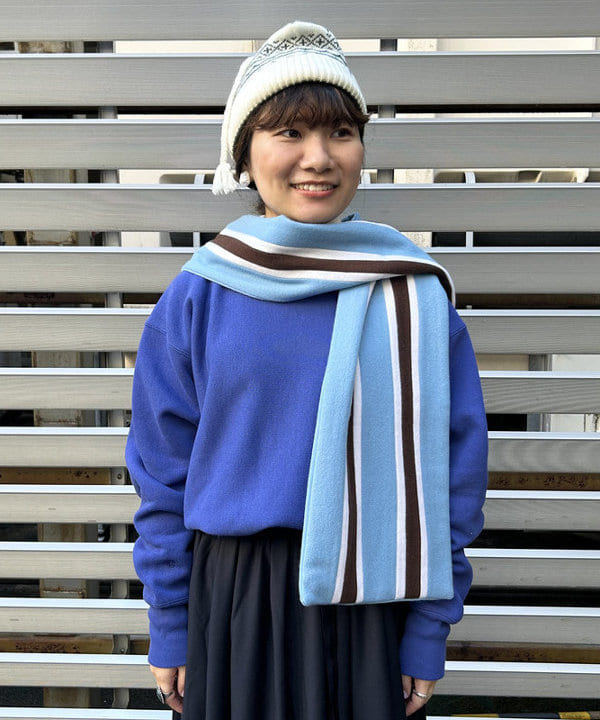 まつむさんの「BEAMS WOMEN｜Champion × BEAMS BOY / 別注 ロゴ リバースウィーブ(R) クルーネック スウェット 23FW」を使ったコーディネート