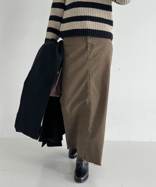 隈元 楓さんの「BEAMS WOMEN｜upper hights × Demi-Luxe BEAMS / 別注THE HERENA スカート」を使ったコーディネート