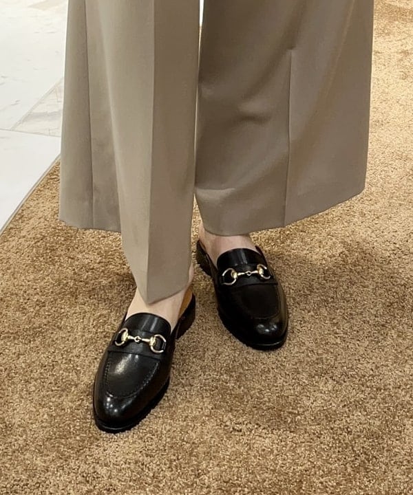 関 桂子さんの「BEAMS WOMEN｜オーガンジー リボンブラウス」を使ったコーディネート