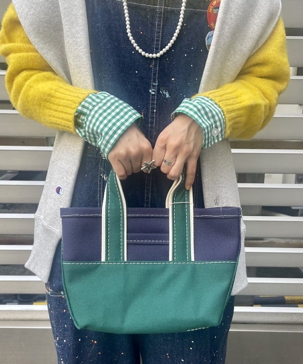 みりさんの「BEAMS WOMEN｜L.L.Bean × BEAMS PLUS ＆ BEAMS BOY / Deep Bottom Deluxe Boat and Tote Mini」を使ったコーディネート