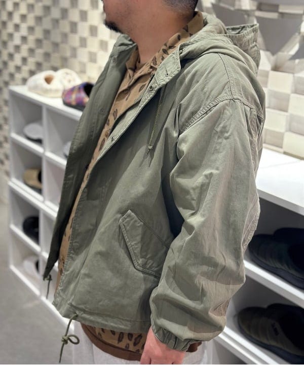 佐々木 優さんの「BEAMS WOMEN｜SUBU / 別注 セメント カモフラージュ サンダル」を使ったコーディネート