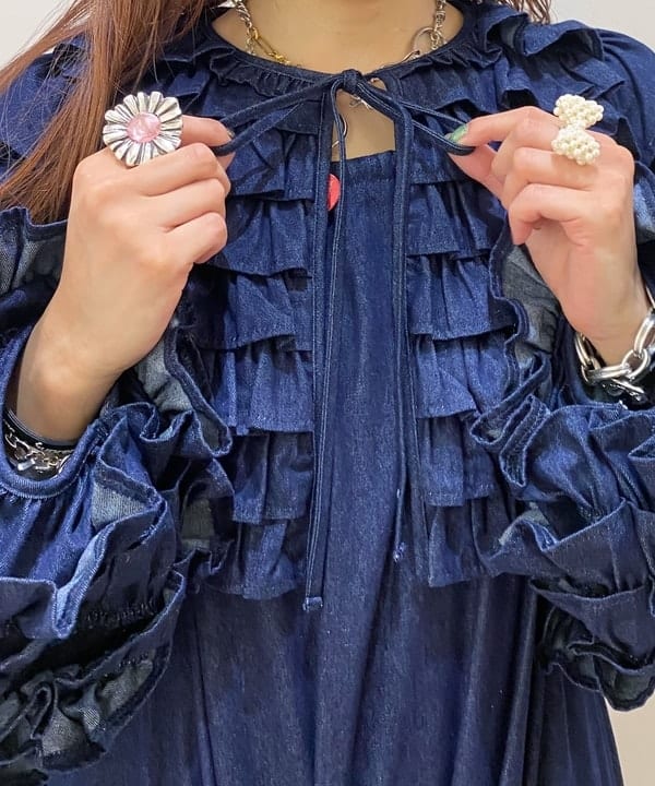 りかちょび/岸本梨佳さんの「BEAMS WOMEN｜Otro Accesorio / フラワー リング」を使ったコーディネート