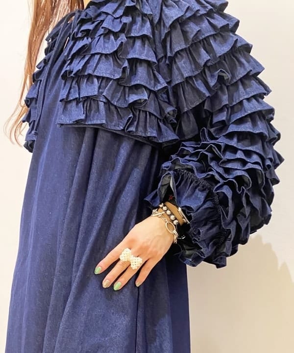 りかちょび/岸本梨佳さんの「BEAMS WOMEN｜Otro Accesorio / フラワー リング」を使ったコーディネート