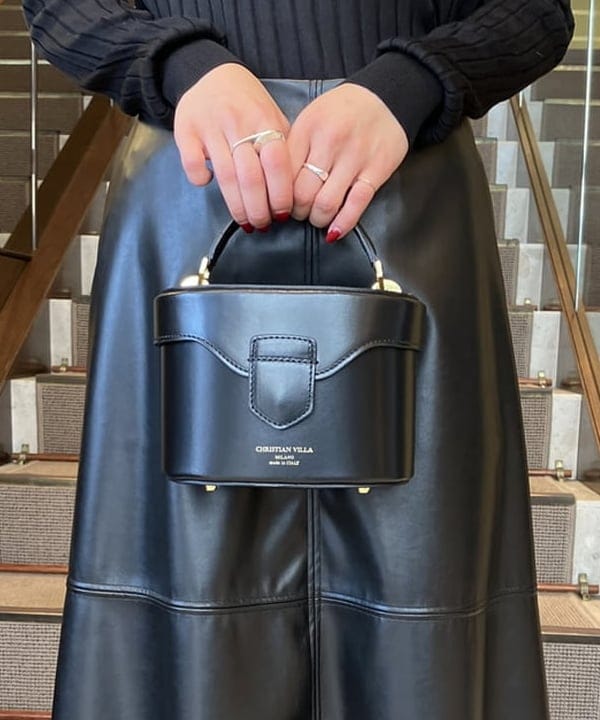 蒲原 捺美さんの「BEAMS WOMEN｜Demi-Luxe BEAMS / ロング丈 クルーネック リバーコート」を使ったコーディネート