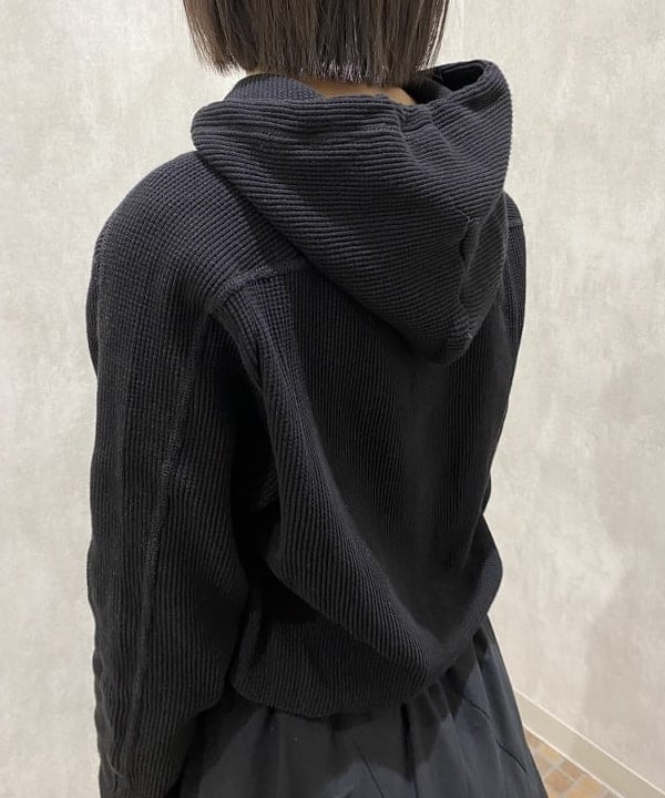 吉田 花さんの「BEAMS WOMEN｜Healthknit × BEAMS BOY / ワッフル プルオーバー パーカ」を使ったコーディネート