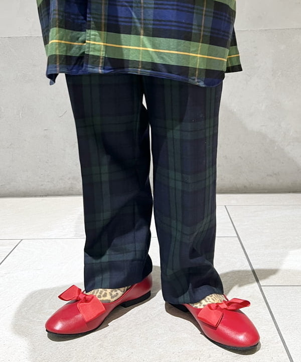 yokoyama shionさんの「BEAMS WOMEN｜BEAMS BOY / ポリエステル ウール シンチ バック スラックス」を使ったコーディネート