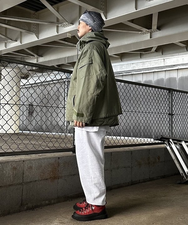 佐々木 祐太さんの「BEAMS WOMEN｜BEAMS / テーパード スウェット パンツ」を使ったコーディネート
