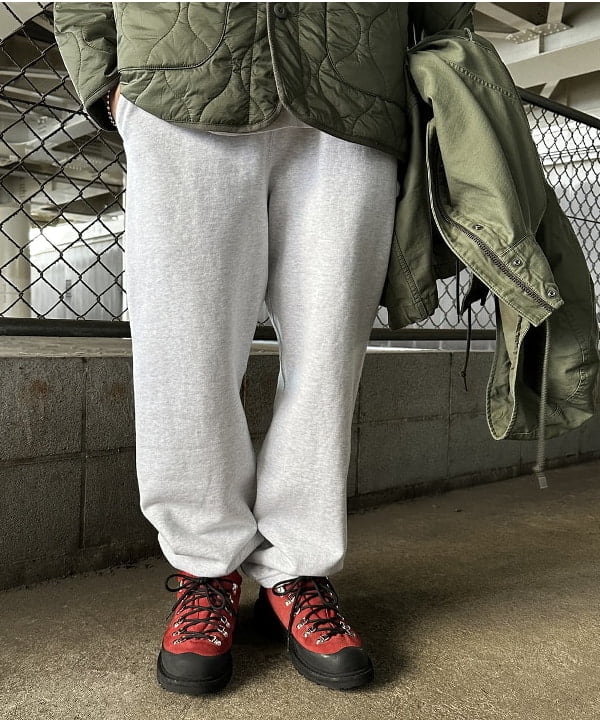 佐々木 祐太さんの「BEAMS WOMEN｜BEAMS / テーパード スウェット パンツ」を使ったコーディネート