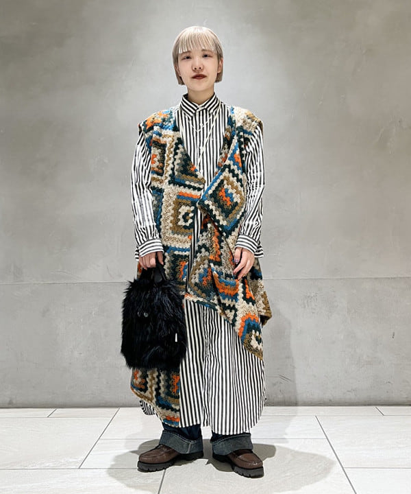 yokoyama shionさんの「BEAMS WOMEN｜ストライプ ボタンダウン ロングスリーブ シャツワンピース」を使ったコーディネート