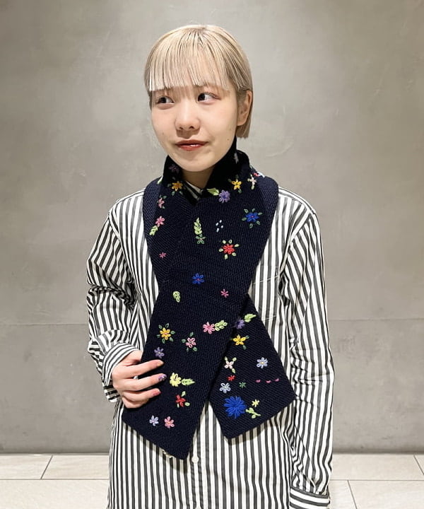 yokoyama shionさんの「BEAMS WOMEN｜ストライプ ボタンダウン ロングスリーブ シャツワンピース」を使ったコーディネート