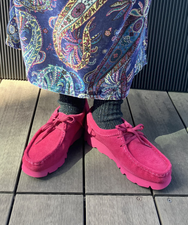 矢野(青木)優香さんの「BEAMS WOMEN｜BEAMS BOY / ラメ リブ クルー ソックス NEW」を使ったコーディネート