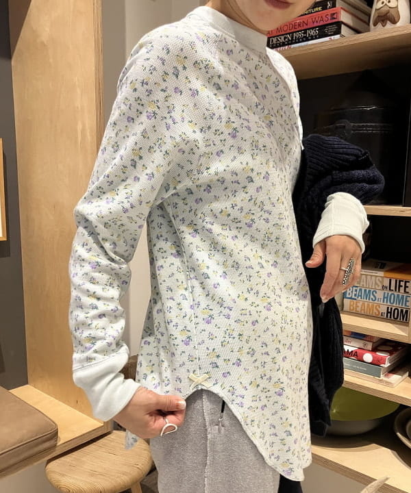 矢野(青木)優香さんの「BEAMS WOMEN｜maturely / Suede Slingbac Sandals」を使ったコーディネート