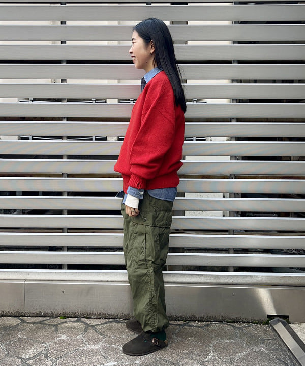 ミナミマリコさんの「BEAMS WOMEN｜BUZZ RICKSON'S / 別注 シャンブレー ロングスリーブ シャツ」を使ったコーディネート