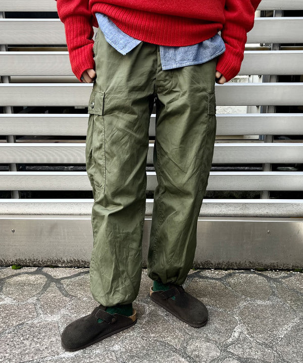 ミナミマリコさんの「BEAMS WOMEN｜BUZZ RICKSON'S / 別注 シャンブレー ロングスリーブ シャツ」を使ったコーディネート