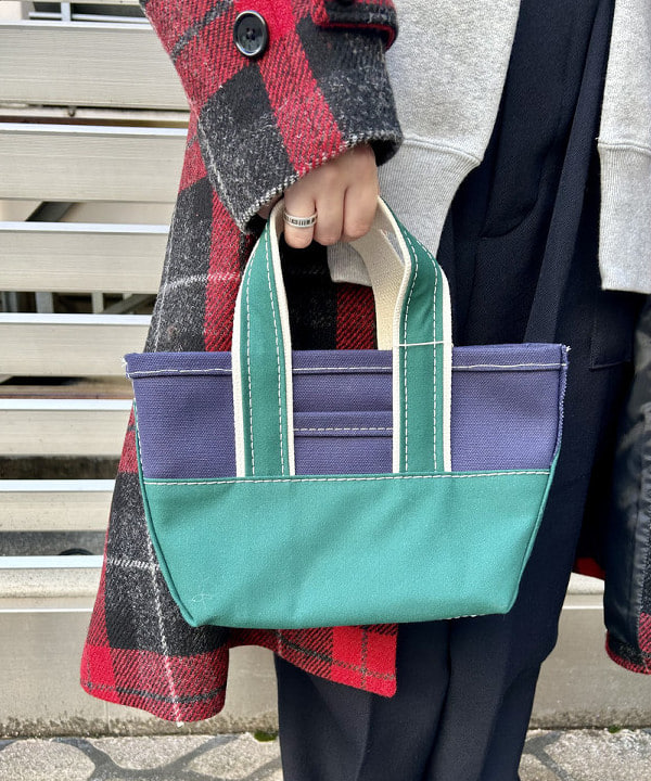 ナツハさんの「BEAMS WOMEN｜L.L.Bean × BEAMS PLUS ＆ BEAMS BOY / Deep Bottom Deluxe Boat and Tote Mini」を使ったコーディネート