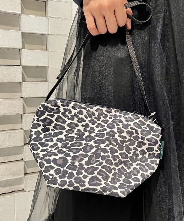 五十峯 さよさんの「BEAMS WOMEN｜PYRENEX × Demi-Luxe BEAMS / 別注 CANNES SOFT ダウンジャケット」を使ったコーディネート
