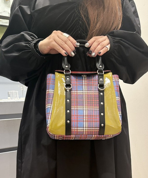 オカベ　アヤカさんの「BEAMS WOMEN｜Ray BEAMS / タフタ ビスチェ ミニ ワンピース」を使ったコーディネート