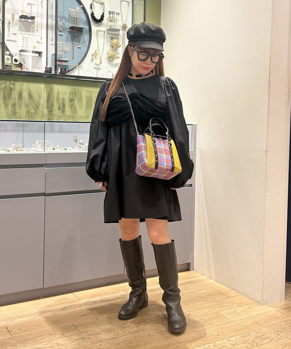 オカベ　アヤカさんの「BEAMS WOMEN｜Ray BEAMS / タフタ ビスチェ ミニ ワンピース」を使ったコーディネート
