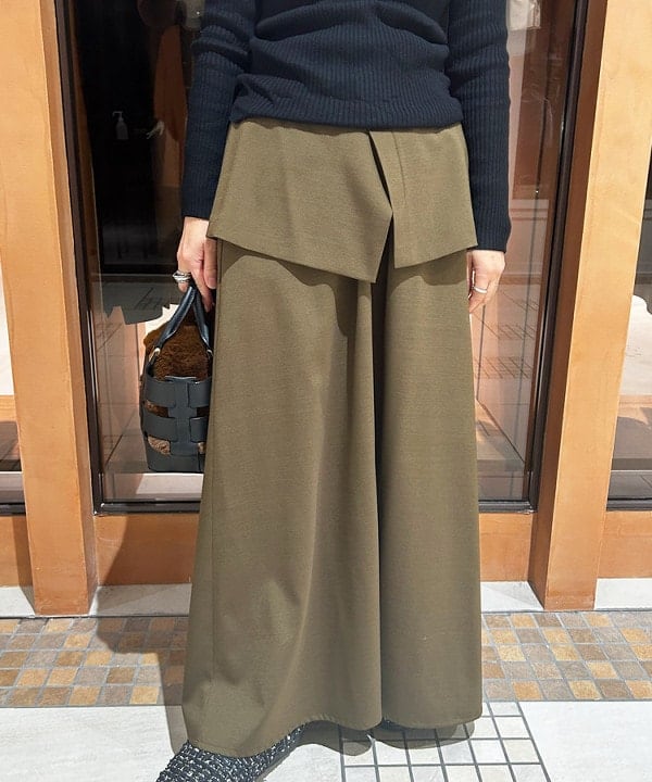 川口 恵さんの「BEAMS WOMEN｜Ray BEAMS / 14G リブ タートルネック ニット」を使ったコーディネート