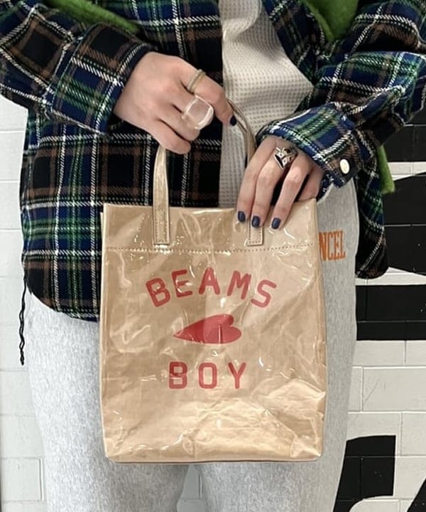 小原 もこさんの「BEAMS WOMEN｜BEAMS BOY / BBロゴ ショップバック」を使ったコーディネート