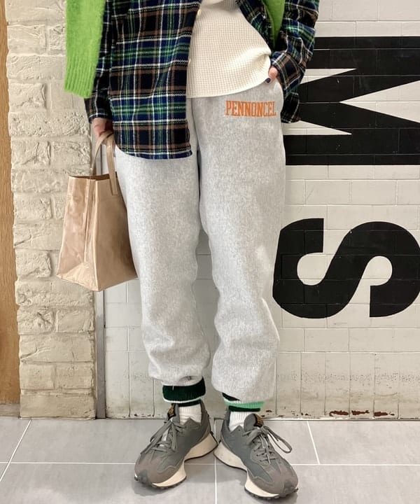 小原 もこさんの「BEAMS WOMEN｜BEAMS BOY / BBロゴ ショップバック」を使ったコーディネート