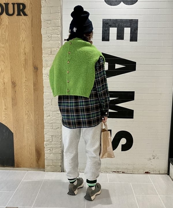 小原 もこさんの「BEAMS WOMEN｜BEAMS BOY / BBロゴ ショップバック」を使ったコーディネート