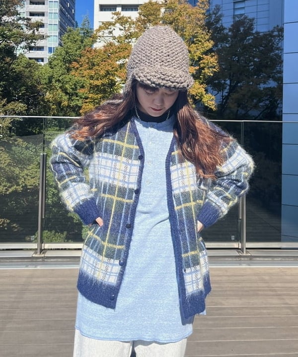 カスタニ モモノさんの「BEAMS WOMEN｜BEAMS BOY / ミリタリーリブ ヘンリーネック ロングスリーブ」を使ったコーディネート