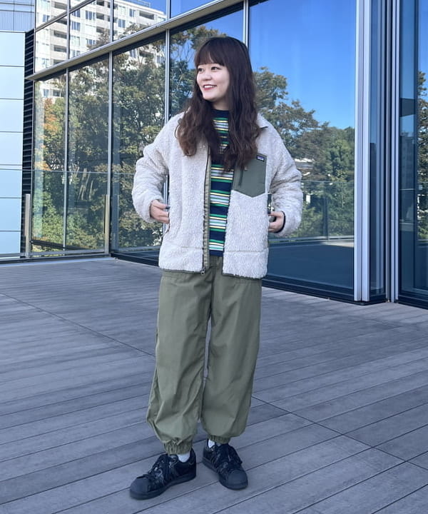 カスタニ モモノさんの「BEAMS WOMEN｜BEAMS BOY / ボーイ エンブロイダリー ボーダー ロングスリーブ」を使ったコーディネート