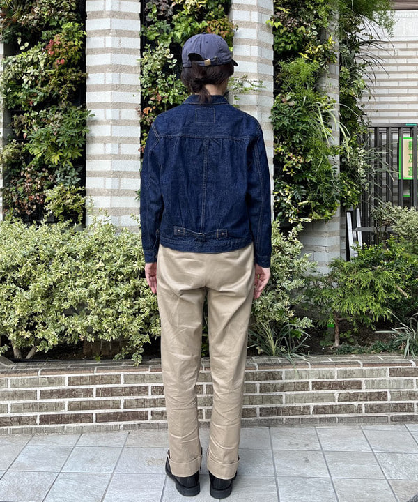 サワイさんの「BEAMS WOMEN｜BUZZ RICKSON'S &times; BEAMS BOY / チノパンツ」を使ったコーディネート