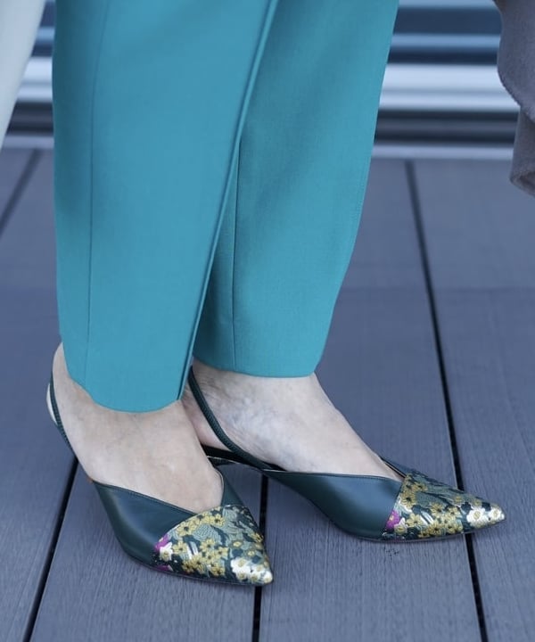 松元 晴佳さんの「BEAMS WOMEN｜NEBULONI E &times; Demi-Luxe BEAMS / 別注 バックストラップ ミュール」を使ったコーディネート