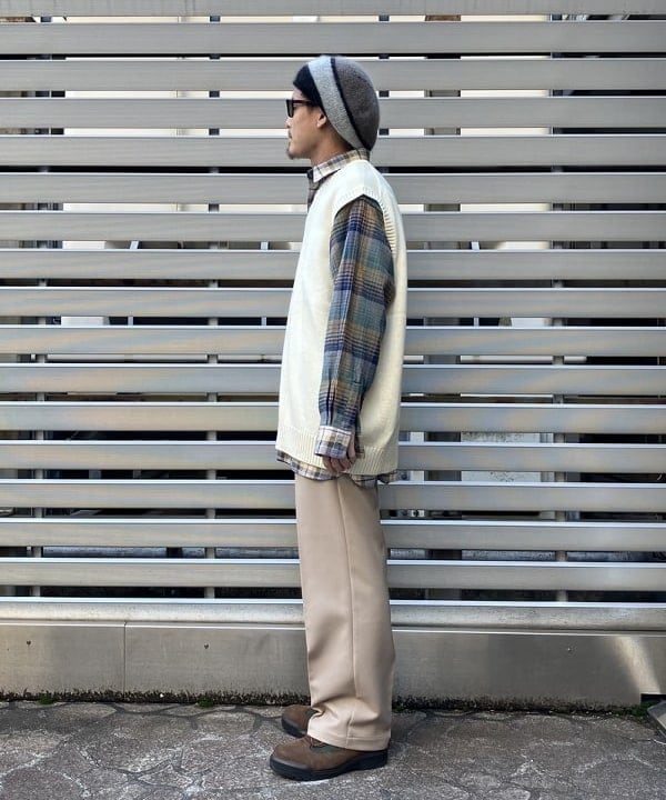 ホサカさんの「BEAMS WOMEN｜VAPORIZE / Twill Straight Slacks」を使ったコーディネート