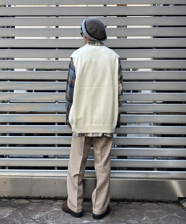 ホサカさんの「BEAMS WOMEN｜VAPORIZE / Twill Straight Slacks」を使ったコーディネート