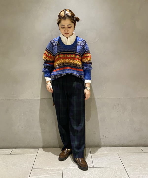 吉野 多恵さんの「BEAMS WOMEN｜BEAMS BOY / ポリエステル ウール シンチ バック スラックス」を使ったコーディネート