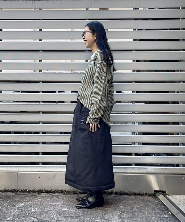 ミナミマリコさんの「BEAMS WOMEN｜BEAMS BOY / デタッチカラー ミリタリー ロングスリーブ」を使ったコーディネート