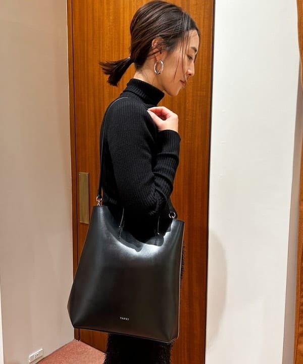 川口 恵さんの「BEAMS WOMEN｜Ray BEAMS / ストレッチ ショート ブーツ」を使ったコーディネート