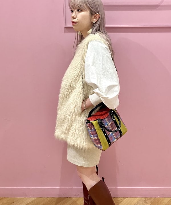 椎葉 未琴さんの「BEAMS WOMEN｜Ray BEAMS / ヘリンボーン ショートパンツ」を使ったコーディネート