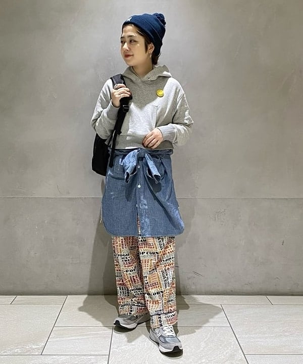 吉野 多恵さんの「BEAMS WOMEN｜BUZZ RICKSON'S / 別注 シャンブレー ロングスリーブ シャツ」を使ったコーディネート