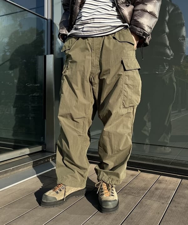 平柳 楓馬さんの「BEAMS WOMEN｜BEAMS / ビッグ 6ポケット カーゴパンツ」を使ったコーディネート