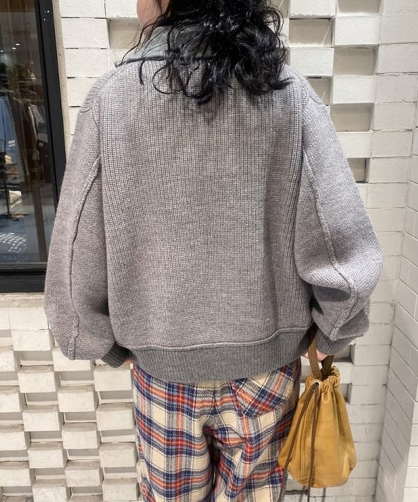 モモさんの「BEAMS WOMEN｜ARROW NOVELTY / コンチョ ベルト 22FW」を使ったコーディネート