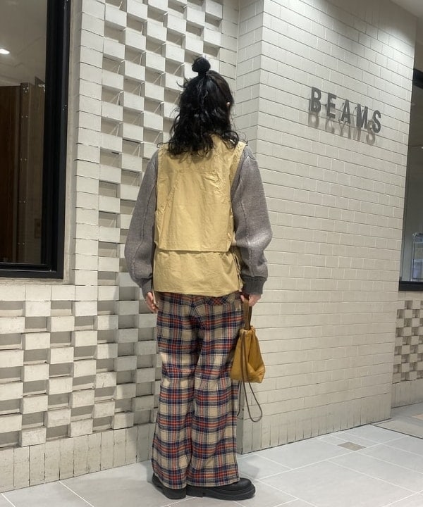 モモさんの「BEAMS WOMEN｜ARROW NOVELTY / コンチョ ベルト 22FW」を使ったコーディネート