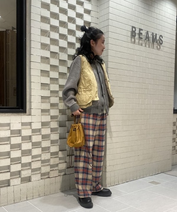 モモさんの「BEAMS WOMEN｜ARROW NOVELTY / コンチョ ベルト 22FW」を使ったコーディネート