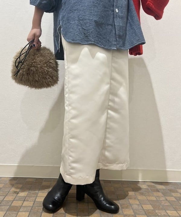 篠崎 香月さんの「BEAMS WOMEN｜BUZZ RICKSON'S / 別注 シャンブレー ロングスリーブ シャツ」を使ったコーディネート
