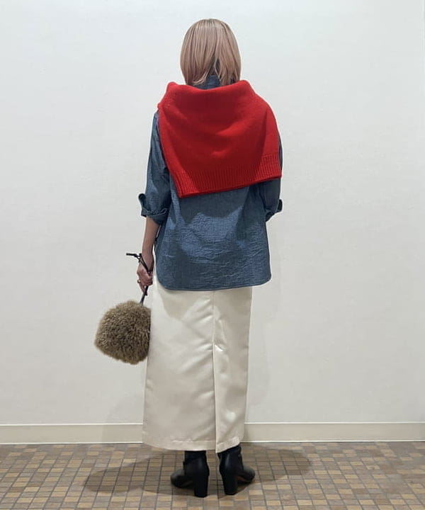 篠崎 香月さんの「BEAMS WOMEN｜BUZZ RICKSON'S / 別注 シャンブレー ロングスリーブ シャツ」を使ったコーディネート