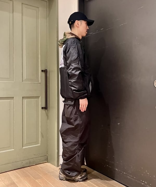西村 光平さんの「BEAMS WOMEN｜BEAMS / コットン ナイロン オーバーパンツ」を使ったコーディネート