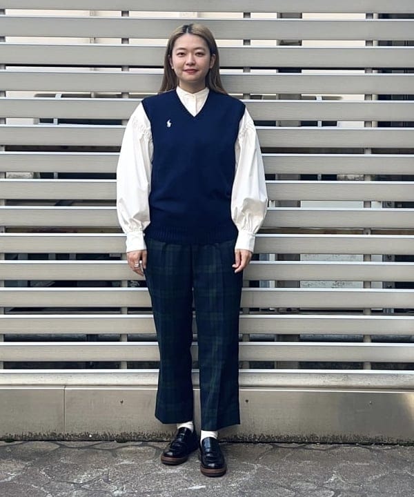 千田 静香さんの「BEAMS WOMEN｜BEAMS BOY / ポリエステル ウール シンチ バック スラックス」を使ったコーディネート